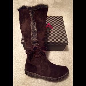 Dark Brown Winter Boots Size 9